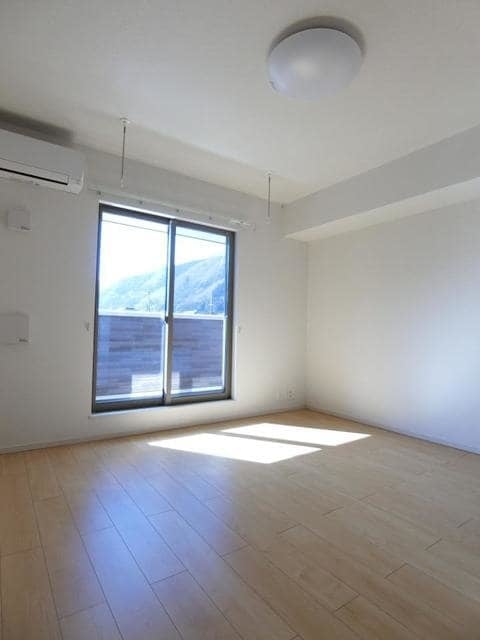 釜石市甲子のアパートの室内写真です。