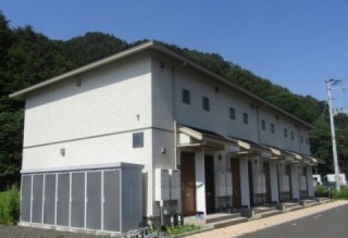 岩手県釜石市鵜住居町のアパートの外観です。